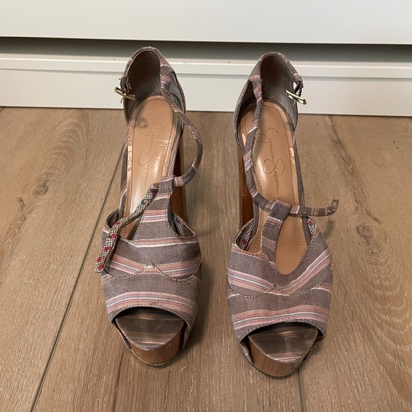 Jessica Simpson Platforms - Picture 2 of 4